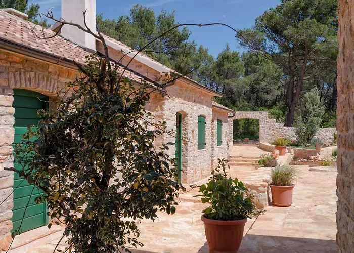 Miranda Hvar Villa