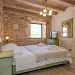 Miranda Hvar Villa *