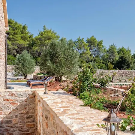 Miranda Hvar Villa *