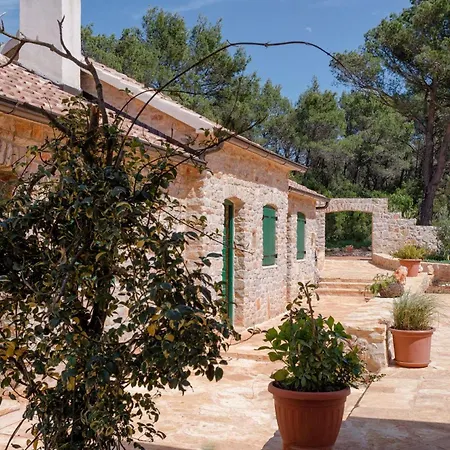 Miranda Hvar Villa