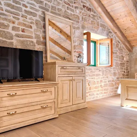 Miranda Hvar Villa *