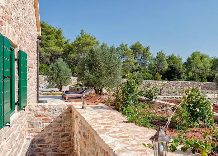Miranda Hvar Villa *