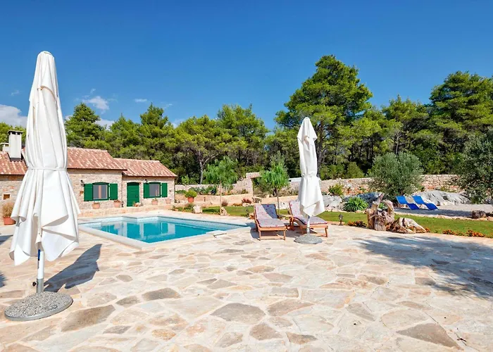 Miranda Hvar Villa *