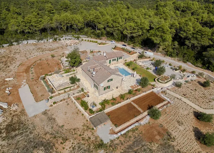 Miranda Hvar Villa *