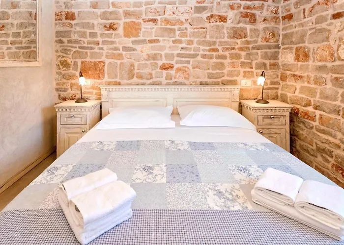 Miranda Hvar * Stari Grad